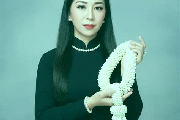 Nora, 29 — Escort in Wawu, China