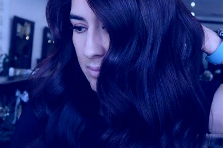 Nora, 30, a auburn dark-eyed middle eastern companion based in Odoorn. Offering Striptease, Massage. Available for incall and outcall, day and evening dates.