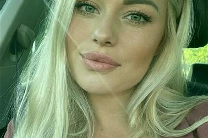 Nora, 30, a blonde hazel-eyed caribbean companion based in Villadosia. Offering Girlfriend Experience, Duos, Massage. Available for incall and outcall, day a...