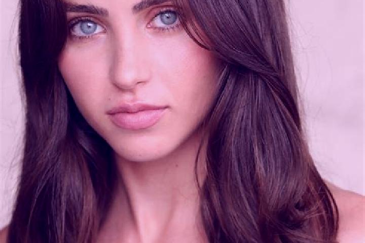 Nora, 30, a brunette brown-eyed caucasian companion based in Chatel-Guyon. Offering Striptease, 69, GFE, CIM. Available for incall and outcall, day and eveni...