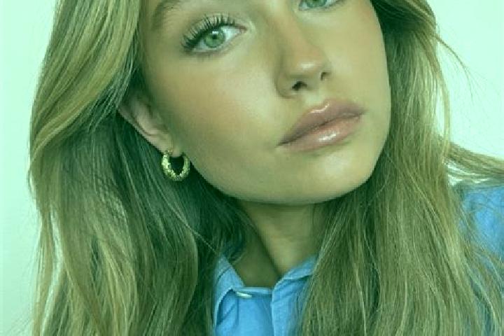 Nora, 30, a dark blonde green-eyed caribbean companion based in Mur-de-Sologne. Offering Travel Companion, A-Level, Erotic Massage. Available for incall and ...