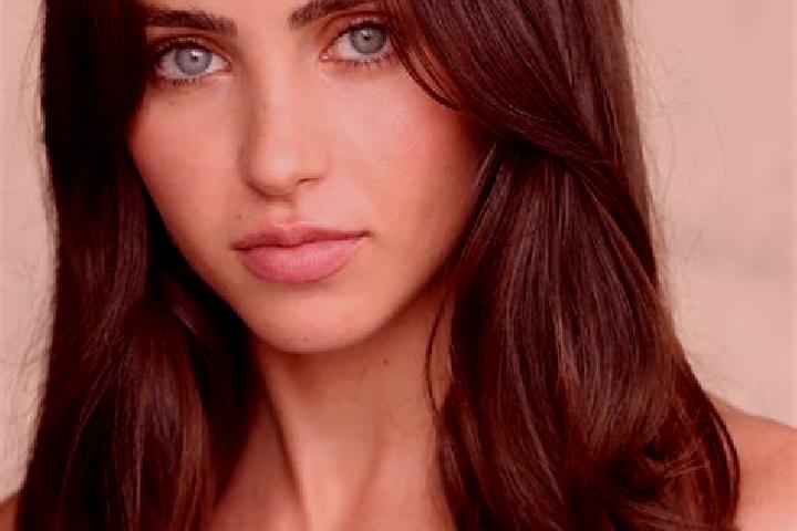 Nora, 30, a red brown-eyed latina companion based in Bercel. Offering Dinner Date, Party Girl, A-Level, Couples. Available for incall and outcall, day and ev...