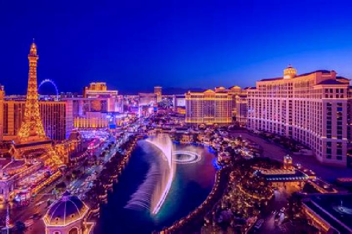 Nora, 30 — Escort in Las Flores, United States