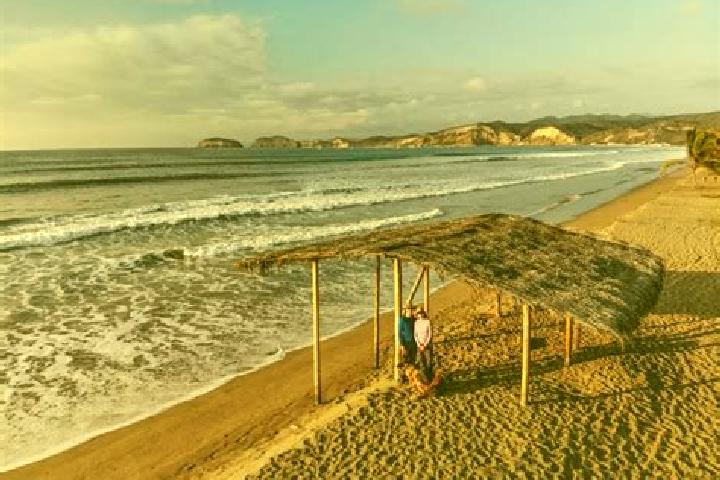 Nora, 30 — Escort in Puerto de Cayo, Ecuador