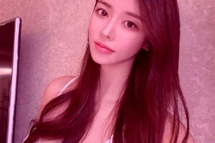 Nora, 30 — Escort in Zhujiatai, China