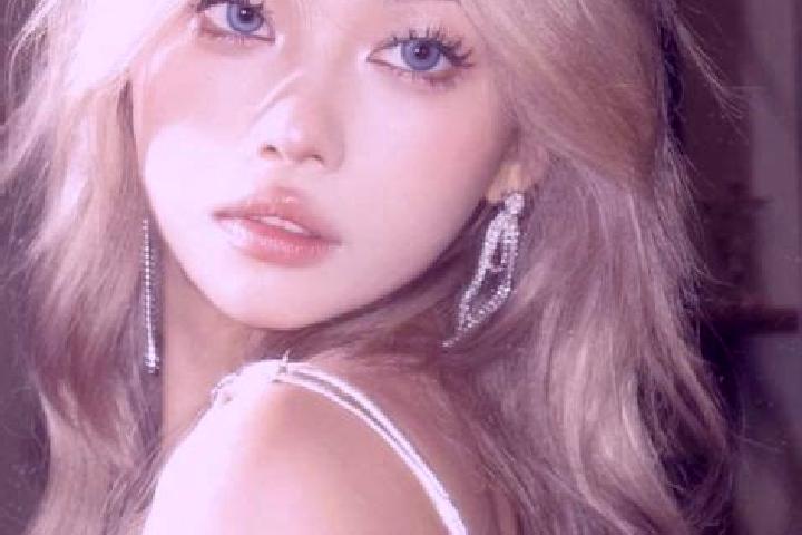 Nora, 31, a blonde blue-eyed asian companion based in Tallberg. Offering OWO, Couples, Duos, Dinner Date. Available for incall and outcall, day and evening d...