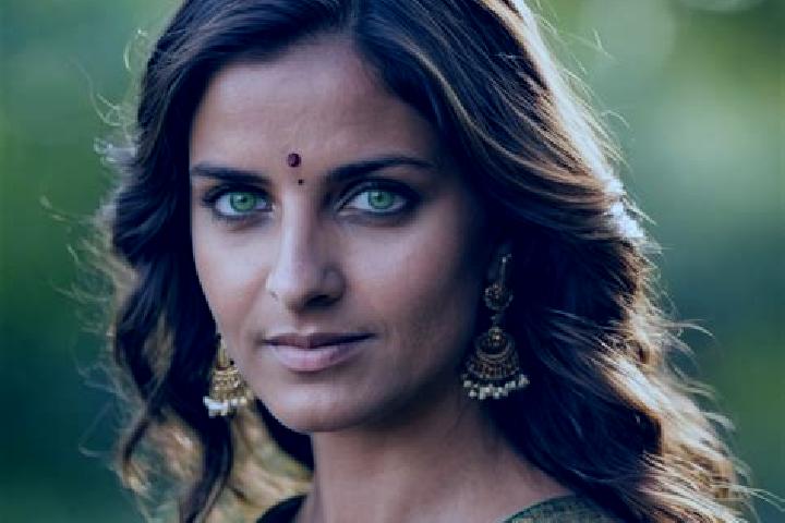 Nora, 31, a chestnut green-eyed indian companion based in Bagnara Calabra. Offering Dinner Date, Overnight, Party Girl. Available for incall and outcall, ove...