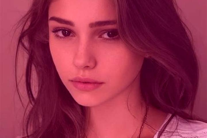 Nora, 31, a chestnut grey-eyed slavic companion based in Dozon. Offering 69, Dinner Date, Duos. Available for incall and outcall, overnight bookings available.