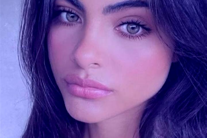 Nora, 31, a dark blonde dark-eyed indian companion based in Barrowford. Offering Dinner Date, CIM, 69. Available for incall and outcall, day and evening dates.