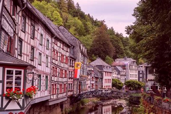Nora, 31 — Escort in Honningen, Germany