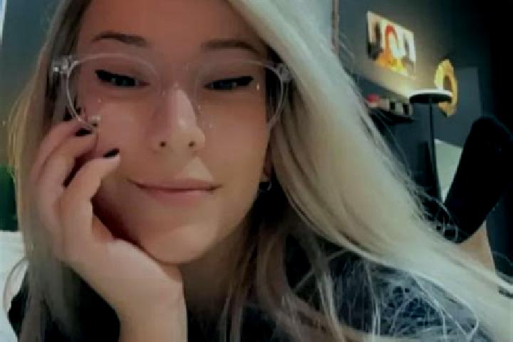 Nora, 32, a blonde grey-eyed latina companion based in Chequilla. Offering Duos, BDSM, Party Girl, Massage, Dinner Date. Available for incall and outcall, ov...