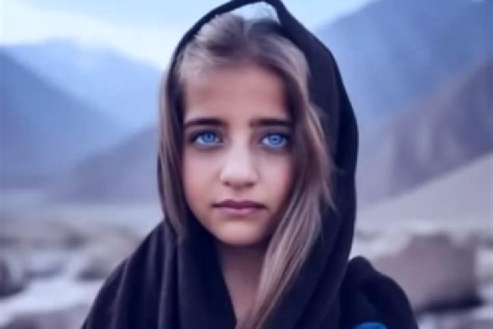 Nora, 32, a red grey-eyed middle eastern companion based in Duerrlewang. Offering GFE, Erotic Massage, Dinner Date. Available for incall and outcall, overnig...