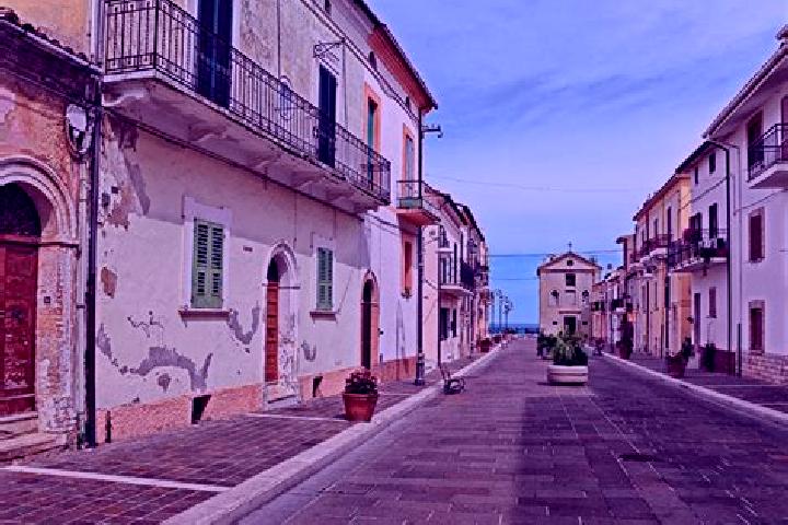Nora, 32 — Escort in Marina di San Vito, Italy