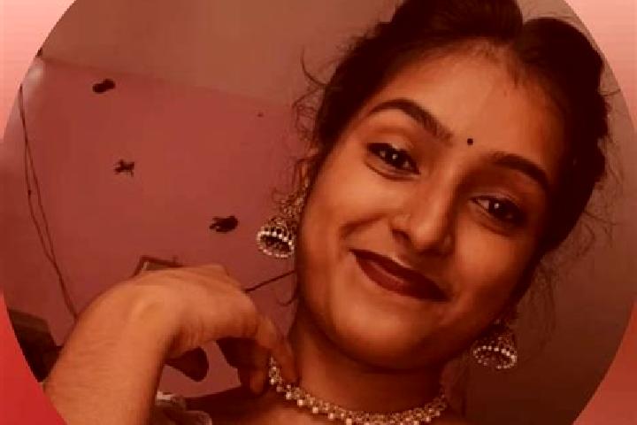 Nora, 32 — Escort in Poomangalam, India