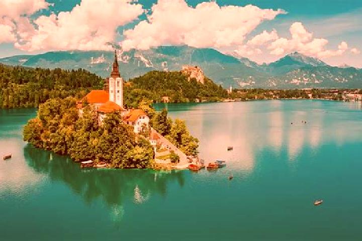 Nora, 32 — Escort in Terlicko, Czech Republic