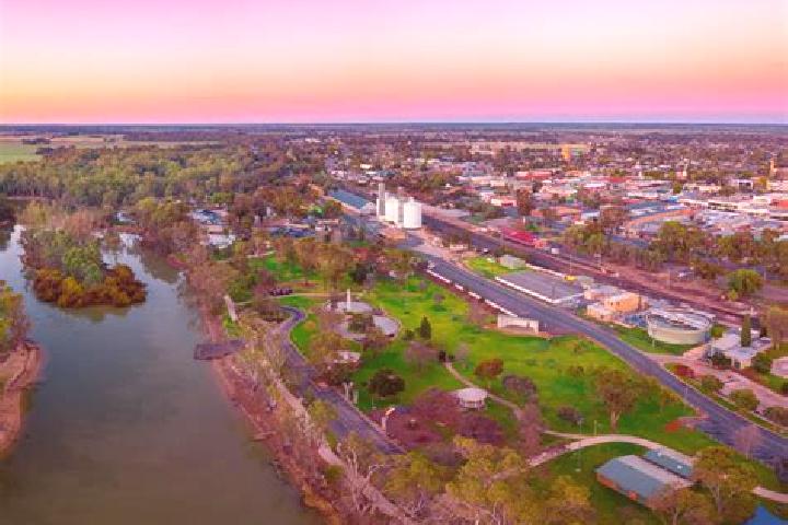 Nora, 33 — Escort in Cadell, Australia