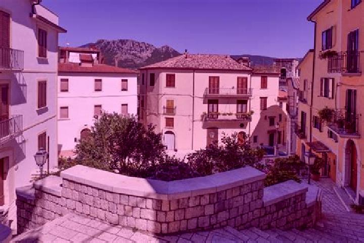 Nora, 33 — Escort in Cusano Mutri, Italy
