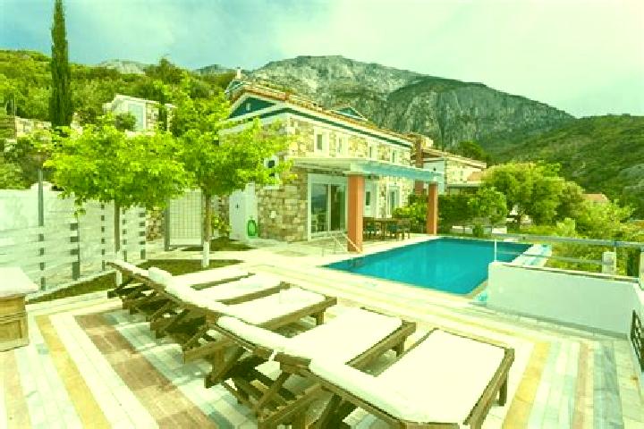 Nora, 33 — Escort in Eleonas, Greece