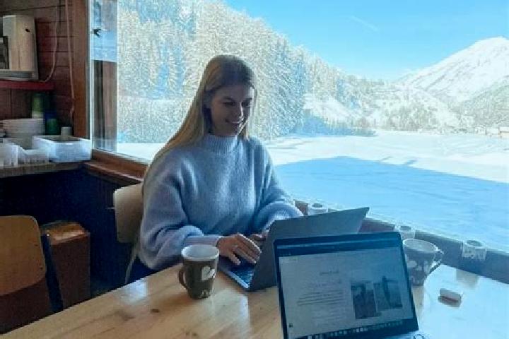 Nora, 33 — Escort in Liddes, Switzerland