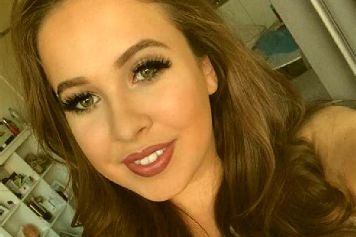 Nora, 34, a auburn amber-eyed european companion based in Halasu. Offering Roleplay, Couples, Prostate Massage, Dinner Date. Available for incall and outcall...