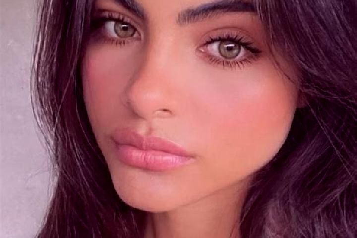 Nora, 34, a black hazel-eyed middle eastern companion based in Nakhabino. Offering GFE, CIM, Tantra. Available for incall and outcall, day and evening dates.