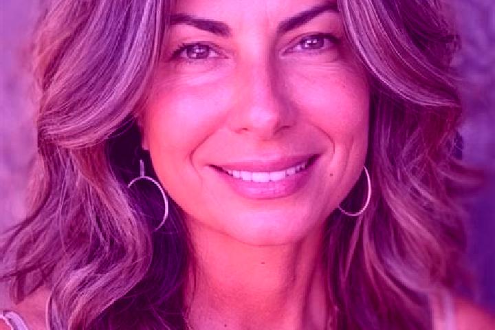 Nora, 34, a brunette grey-eyed latina companion based in Roclincourt. Offering BDSM, CIM, Tantra, Duos. Available for incall and outcall, day and evening dates.