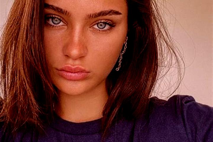 Nora, 34, a brunette grey-eyed middle eastern companion based in Las Esperanzas (El Ranchito). Offering Massage, Roleplay, Party Girl. Available for incall a...