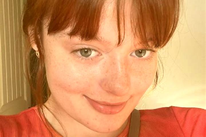 Nora, 34, a red green-eyed caucasian companion based in Veguien. Offering Fetish, Dinner Date, Prostate Massage. Available for incall and outcall, day and ev...