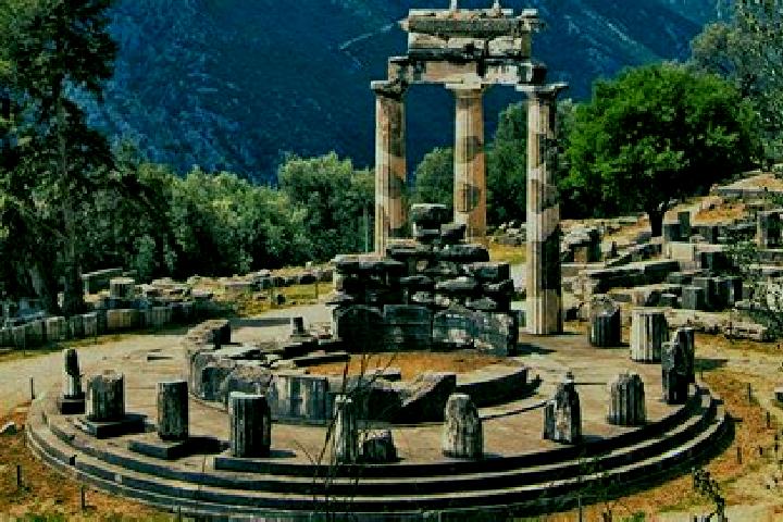 Nora, 34 — Escort in Delphi, Greece