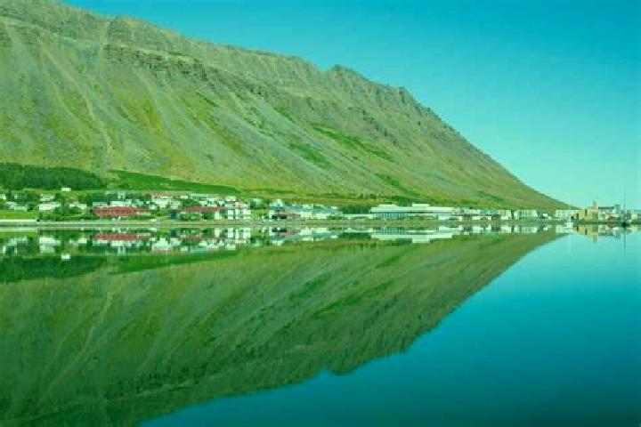 Nora, 34 — Escort in Isafjoerdur, Iceland