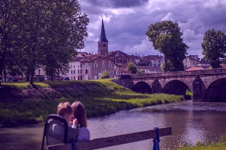 Nora, 34 — Escort in Mirecourt, France
