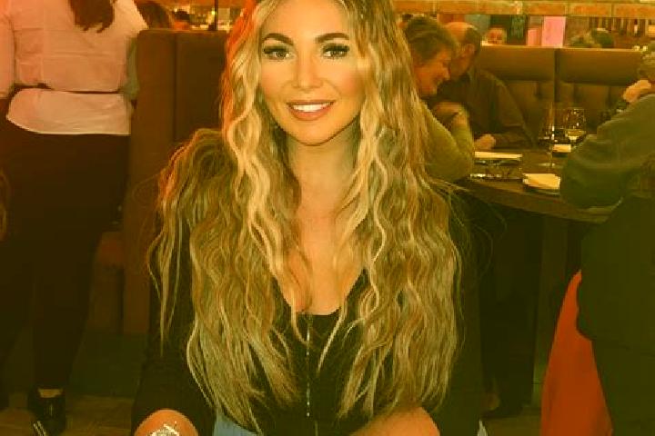 Nora, 34 — Escort in Ponteland, United Kingdom