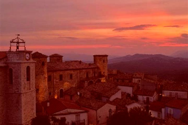 Nora, 34 — Escort in Torella del Sannio, Italy