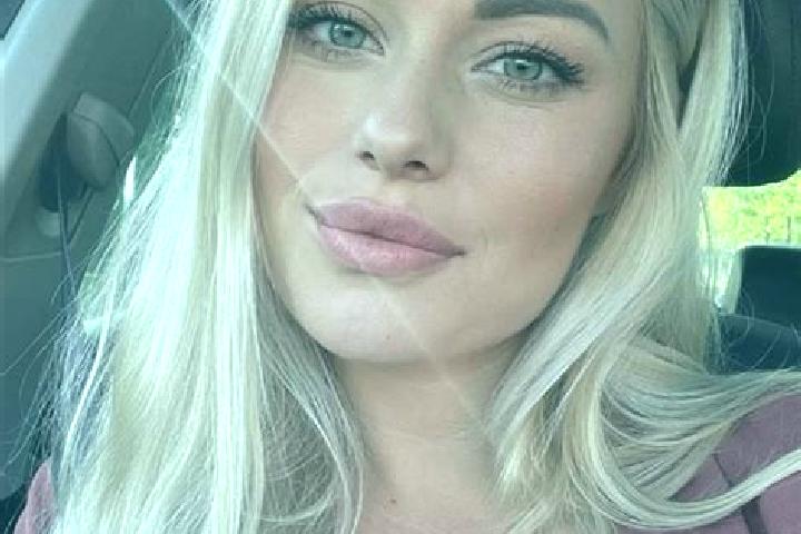 Nora, 35, a blonde hazel-eyed indian companion based in South Creake. Offering Dinner Date, Fetish, Striptease, Domination. Available for incall and outcall,...