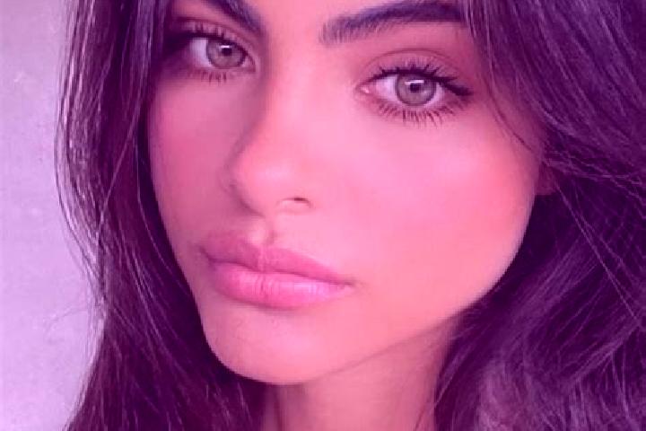 Nora, 35, a brunette green-eyed middle eastern companion based in Ciano d Enza. Offering Domination, Couples, 69, Travel Companion, OWO. Available for incall...