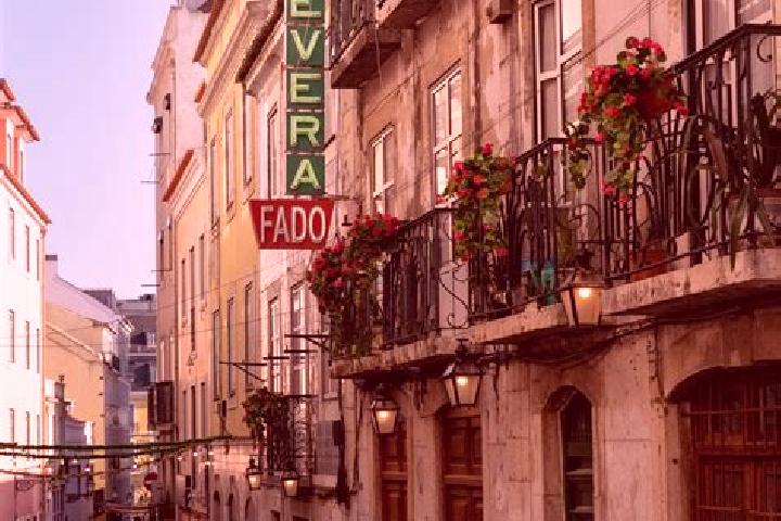 Nora, 35 — Escort in Bairro do Loreto, Portugal