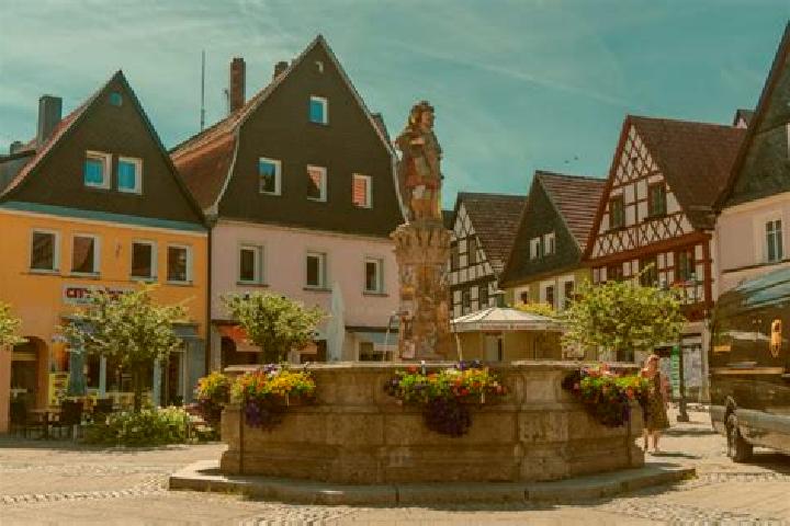 Nora, 35 — Escort in Mullenbach, Germany