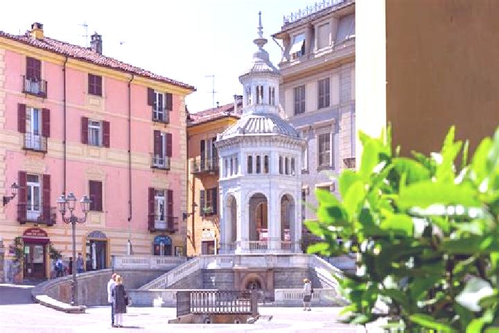 Nora, 35 — Escort in San Salvatore Monferrato, Italy