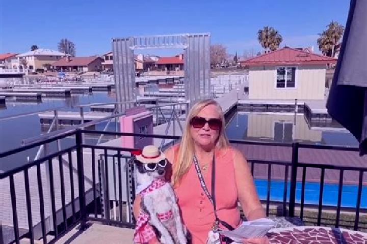 Nora, 35 — Escort in Spring Valley, United States
