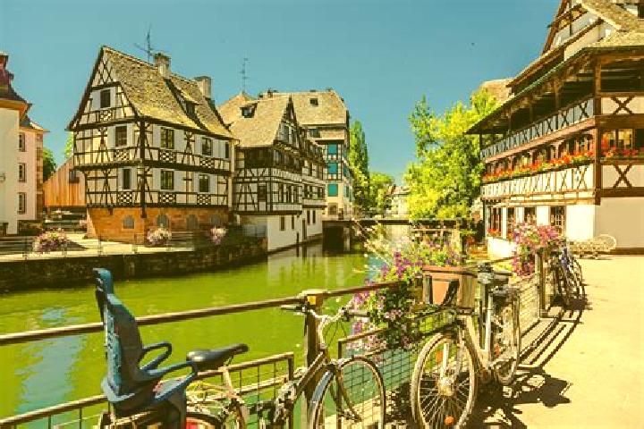 Nora, 35 — Escort in Strasbourg, France