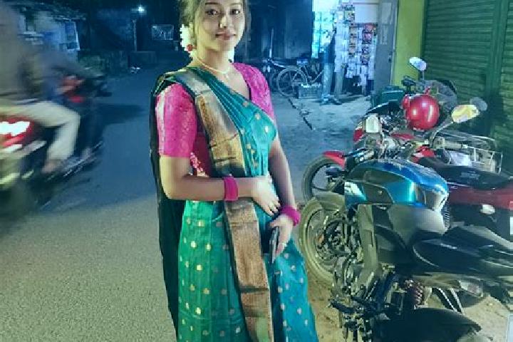 Nora, 35 — Escort in Uluberiya, India
