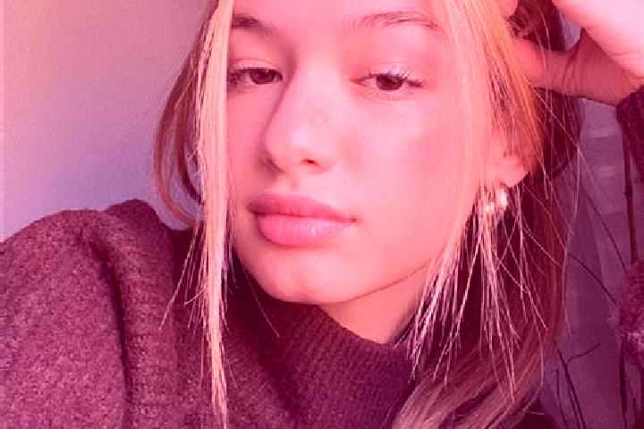 Nora, 36, a blonde brown-eyed indian companion based in Barenton. Offering Erotic Massage, Girlfriend Experience, Party Girl, Couples. Available for incall a...