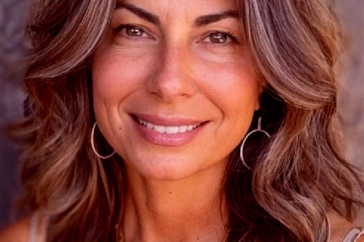 Nora, 36, a brunette grey-eyed middle eastern companion based in Mvuma. Offering Domination, Party Girl, Striptease, Couples. Available for incall and outcal...