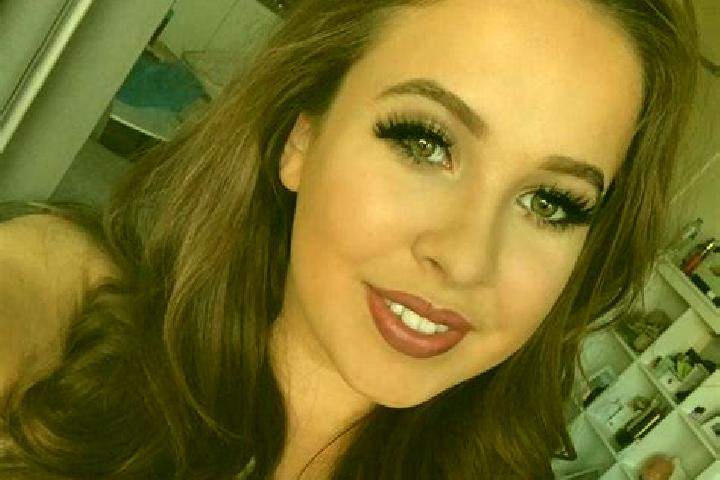 Nora, 36, a chestnut brown-eyed mediterranean companion based in Delta. Offering Erotic Massage, Striptease, A-Level, Dinner Date, Overnight. Available for i...