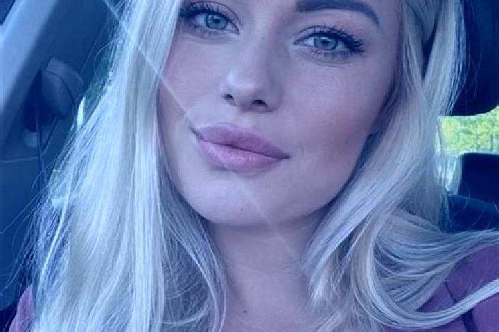 Nora, 36, a dark blonde hazel-eyed caucasian companion based in Mala Subotica. Offering Striptease, Dinner Date, Deep French Kissing, BDSM, Duos. Available f...