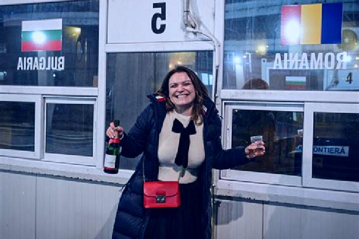Nora, 36 — Escort in Bobohalma, Romania