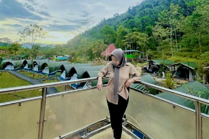 Nora, 36 — Escort in Cikupa, Indonesia