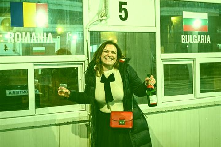 Nora, 36 — Escort in Corbasca, Romania