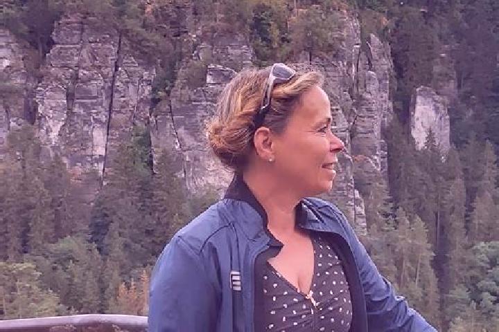 Nora, 36 — Escort in Heiligenstedtenerkamp, Germany