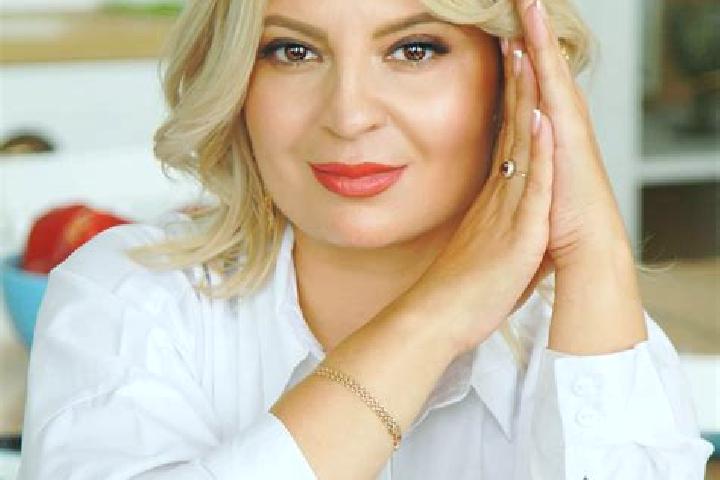 Nora, 36 — Escort in Krasnyy Bogatyr , Russia